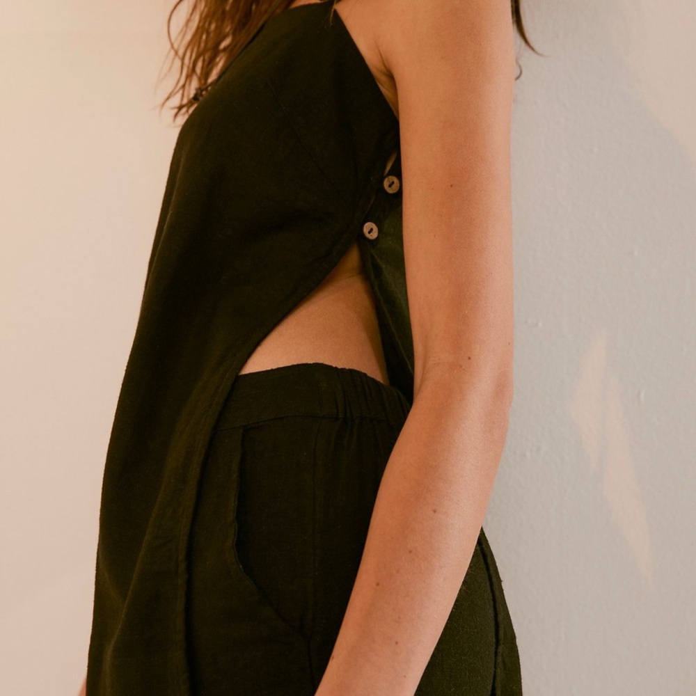 Black Free People “Sightseer Linen Set”